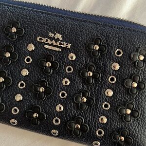 Floral rivet